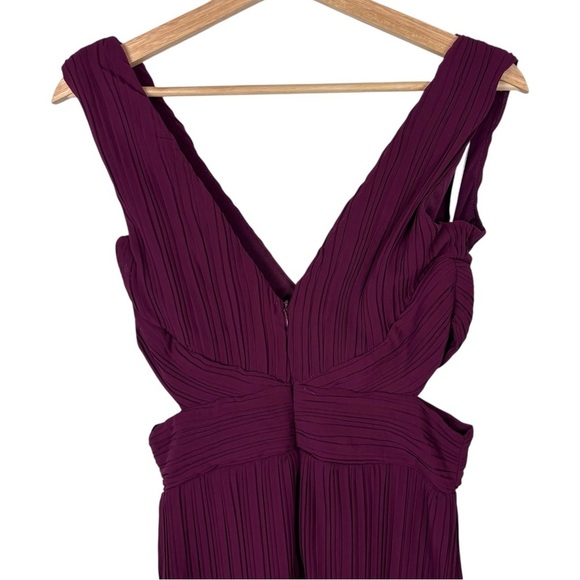 LULUS COMPELLING POISE BURGUNDY RED PLISSE CHIFFON CUTOUT SLEEVELESS MAXI DRESS - Picture 7 of 15